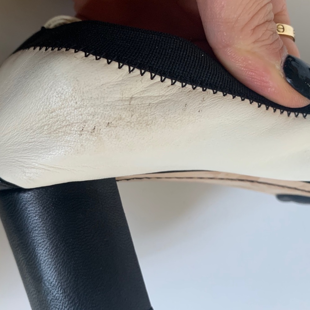 CHANEL Lambskin Patent CC Elastic Stretch Pumps - Picture 3 of 11